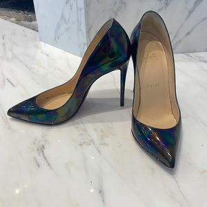 Authentic Christian Louboutin size 36 rare and fun color !